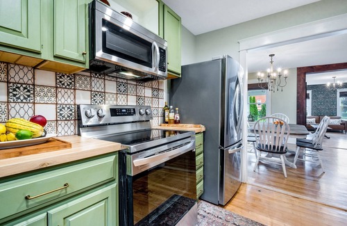 Mystic - New London House | Historic Three Bedroom Townhouse - Downtown Mystic