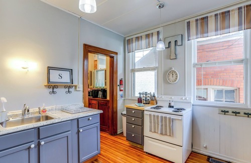Tiffin House | Historic Tiffin Home ~ Half Mi to University!
