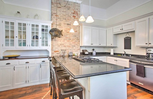 Mid-City House | Historic Townhome - 2 Mi to French Quarter!