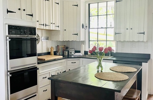 Mechanicsburg House | Historic Trimble House & Gardens 17-Acre Estate