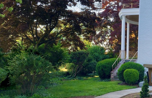 Mechanicsburg House | Historic Trimble House & Gardens 17-Acre Estate