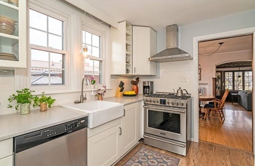 Superior House | Historic Tudor Cottage - Cute 3 Bedroom Home
