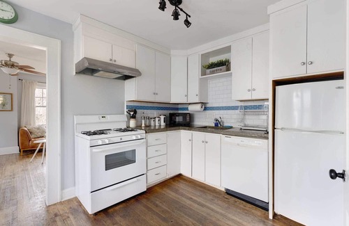 Downtown House | Historic|Twinkling Patio|Great Downtown Location!