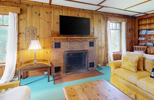 Montpelier House | Historic, two-story 1860s home with a large yard, washer, & fireplace