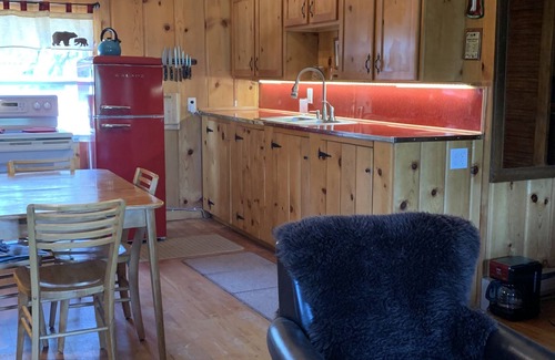 Estes Park Cabin | Historic Updated Estes Park Cabin 1 mile from Rocky Mtn National Park