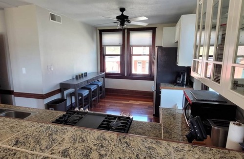Grafton House | Historic Updated in the Heart of Grafton, IL - Sleeps 16!