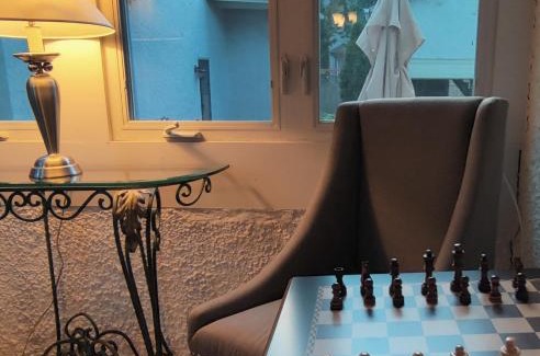 Oak Park Apartment | Historic Oakpark Home