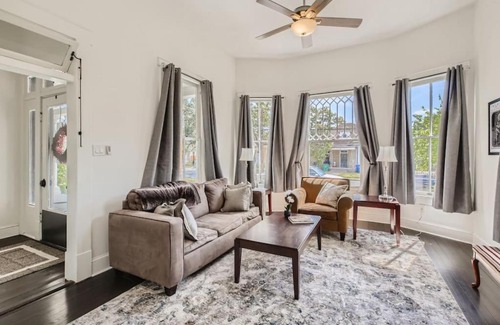Government Hill House | Historic Victorian 2 Mins from the Pearl District