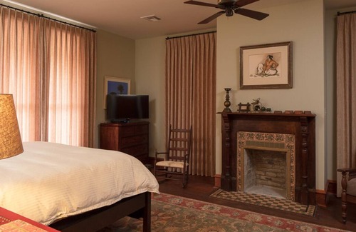 Cuero House | Historic Victorian Home