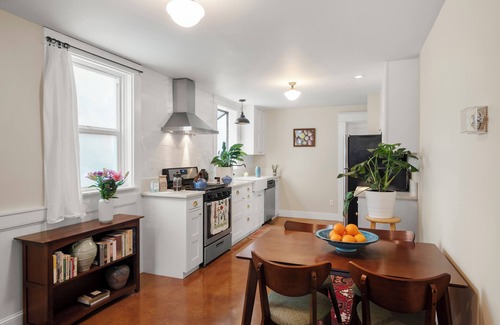 Mississippi District Apartment | Historic Victorian in Hip Neighborhood