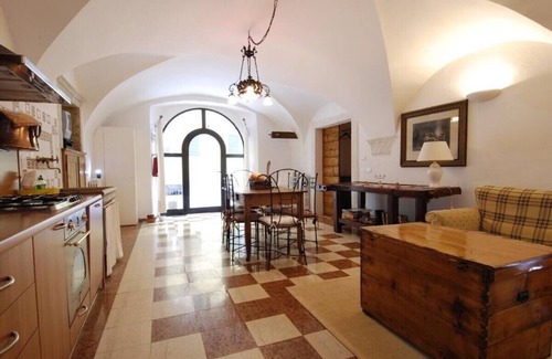 Riva del Garda Apartment | Historic villa, 1 km to the beach, 500m to the city, pool, sauna