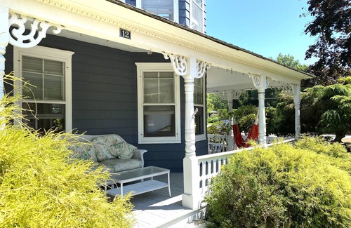 Pantigo Road Historic District House | Historic Village House