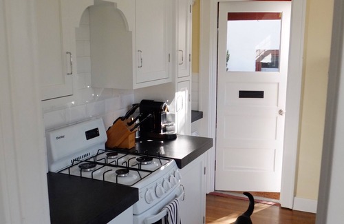 Portland Heights Cottage | Historic Vista Cottage- Portland Heights -Featured in the Oregonian