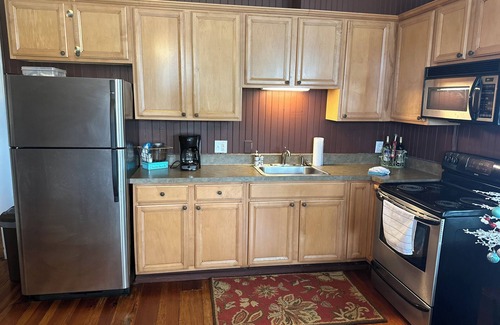 Troy House | Historic Wade-Arscott home, Main Floor 2BR/2BA in Downtown Troy