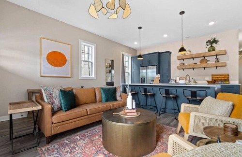 Milwaukee House | Historic Walker’s Point Home, Garage & Yard