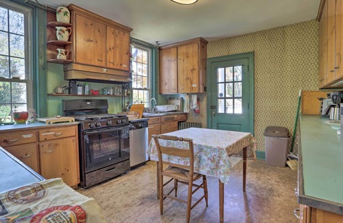 Warrenton House | Historic Warrenton Home w/Patio & Hot Tub!