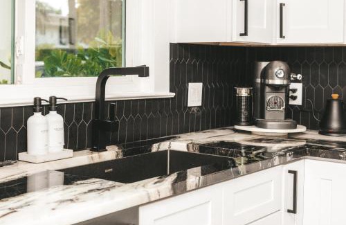 Lake Worth Villa | Historic Waterfront estate With Yard & Modern Kitchen