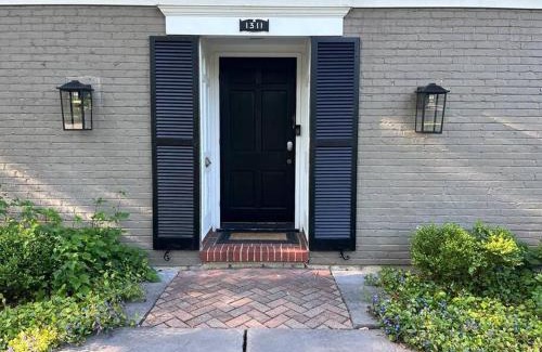 South Bend House | Historic Wayne Street - close to the Stadium