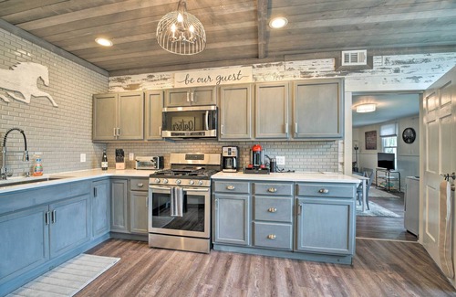Westfield House | Historic Westfield Home: 2 Mi to Lake Erie!