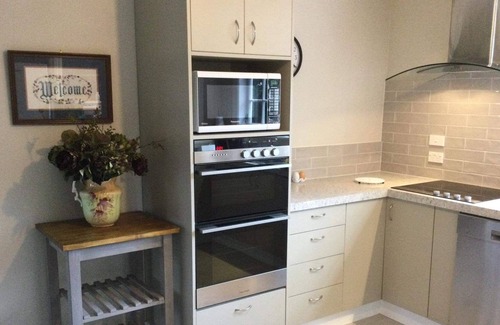 Greytown Cottage | Historical 1870's Briar Rose Cottage