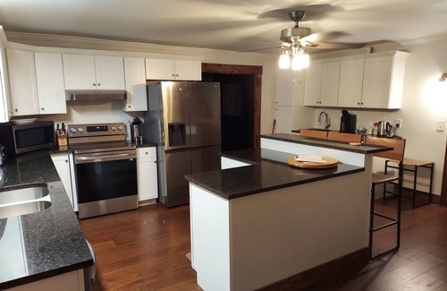 Moorefield Other | Historical 4-bedroom farmhouse in serene Sharpsburg with AC.