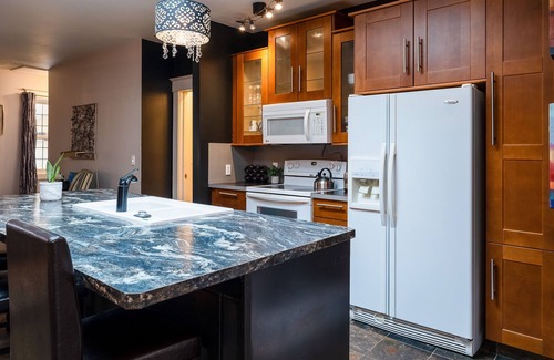 Medicine Hat Apartment | Historical apartment close to downtown