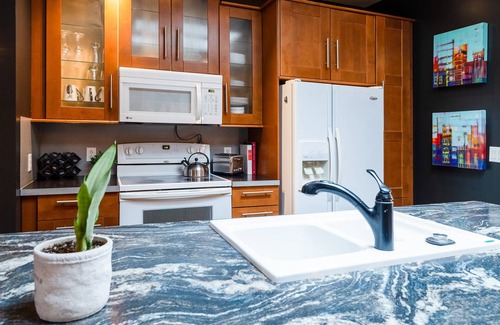 Medicine Hat Apartment | Historical apartment close to downtown