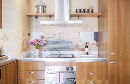Bercy Apartment | Historical Bastille St Antoine, Calm, Chic loft.