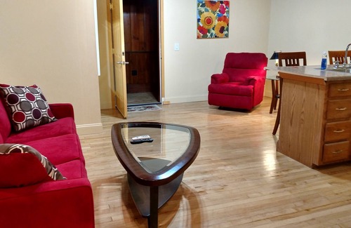 Alverton Condo | Historical Building On Town Square Outdoor Activities Nearby