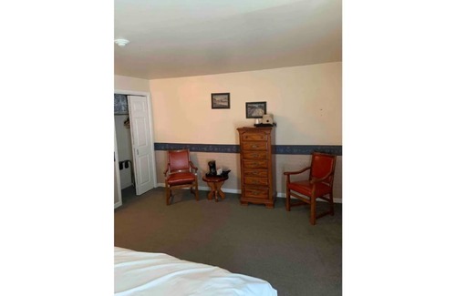 Virgil Hotel | Historical Waterfront King George Inn 2