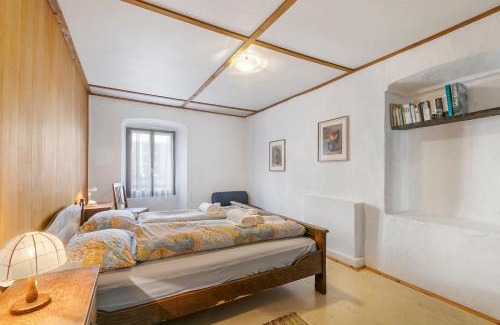 Caslano Apartment | Historical Caslano Apartments - Happy Rentals