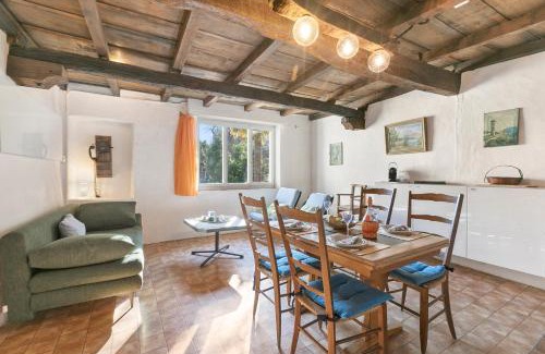 Caslano Apartment | Historical Caslano Apartments - Happy Rentals