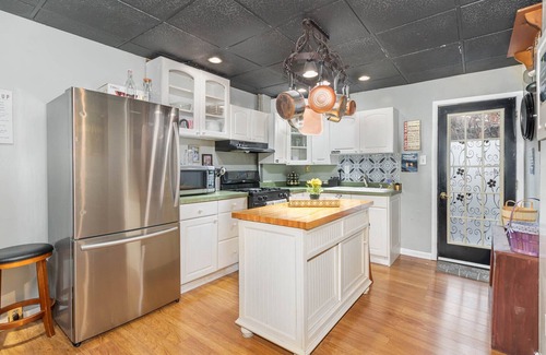 Downtown Harrisburg House | Historical charm at the River House