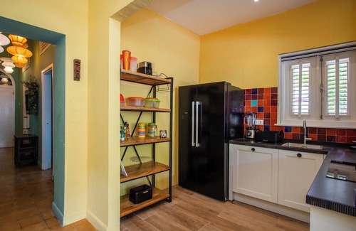 Otrobanda Villa | Historical city villa in Otrobanda with private pool