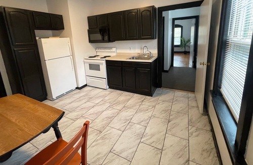 Pittsfield Apartment | Historical Colonial Near Down Town