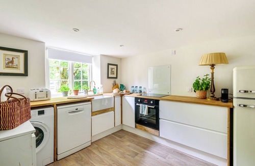 Laverton Cottage | Historical cottage on private estate in the Cotswolds
