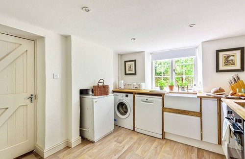 Laverton Cottage | Historical cottage on private estate in the Cotswolds