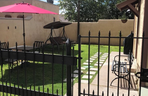 Tyrone Cottage | Historical cottage located in the heart of downtown (pet friendly)
