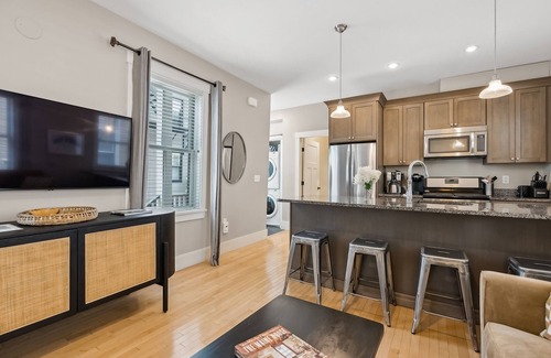 West End Condo | Historical & dog-friendly West End condo with parking - walk to all of Portland
