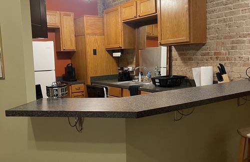 Leesville Apartment | Historical Downtown Leesville/Fort Polk sleeps 4