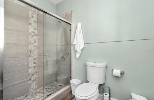 San Jacinto House | Historical Galveston House - 2 min drive to sand!