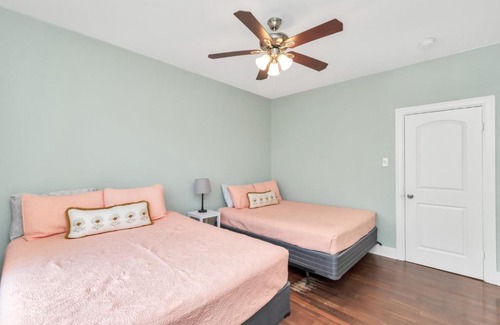 San Jacinto House | Historical Galveston House - 2 min drive to sand!