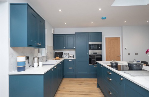 Dunblane House | Historical Holmehill Lodge - a family friendly home for get togethers!
