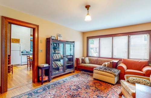 Springfield House | Historical Home w/Modern Conveniences w/Porches