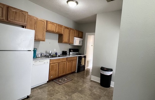 Caddo Heights-South Highlands Apartment | Historical Spacious 1-Bedroom Apartment
