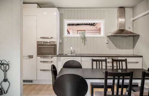 Engen Apartment | Historical Teatergaten - Sleeps 8 - Easycheck-in!
