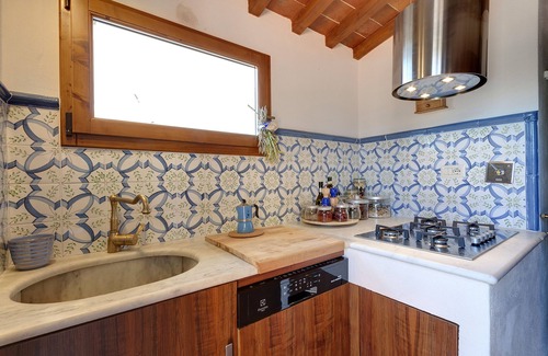Oltrarno Apartment | HISTORICAL TOWER-HOUSE SPECTACULAR ARNO VIEW WITH BALCONY FROM 12 TH CENT.