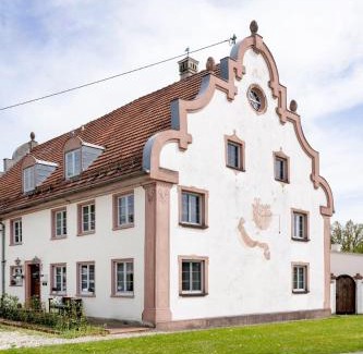 Ehingen House | Historische Unterkunft für 12 Personen