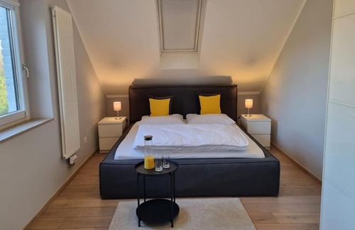 Buderich Apartment | Historische Villa mit Garten, Luxus