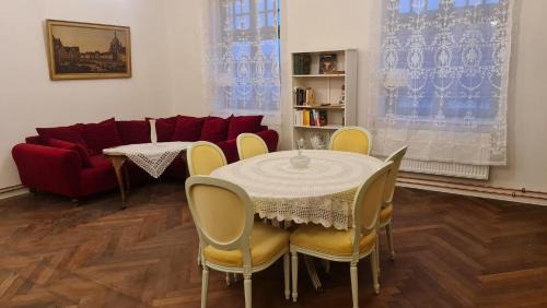Hoym Apartment | Historisches Badehaus
